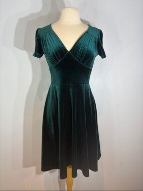 Hell Bunny Green Velvet Fit & Flare Dress Goth Pinup UK10 Small